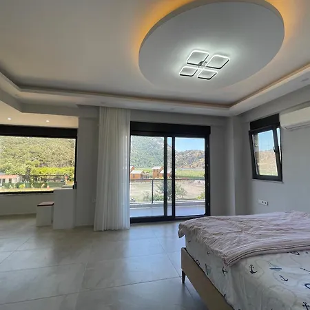 Vilă Villalakehouse